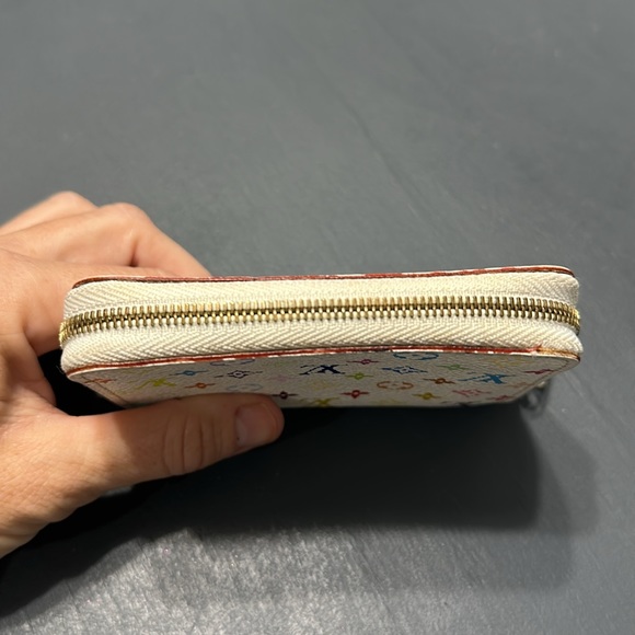 Authentic Louis Vuitton Multicolor Zippy Card Pouch - Picture 4 of 9